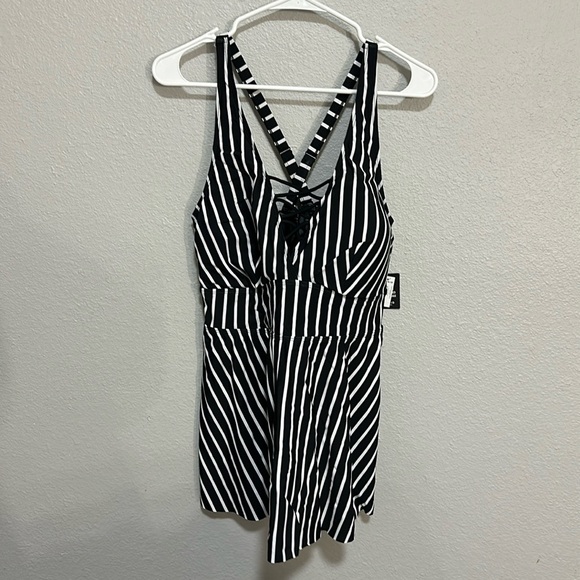Torrid Wireless XO Tankini - Picture 1 of 5